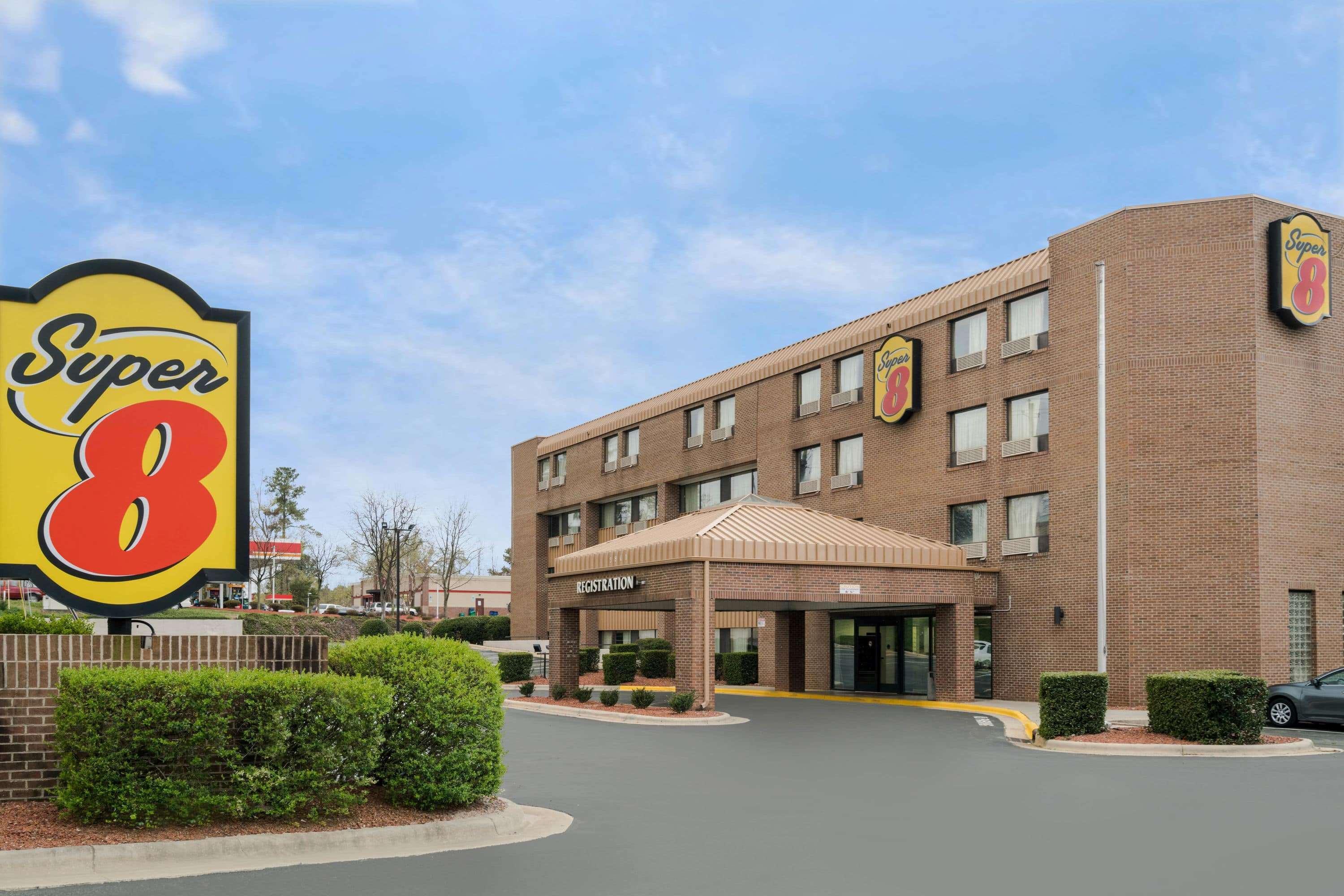 Super 8 By Wyndham Raleigh North East Hotel Exterior foto
